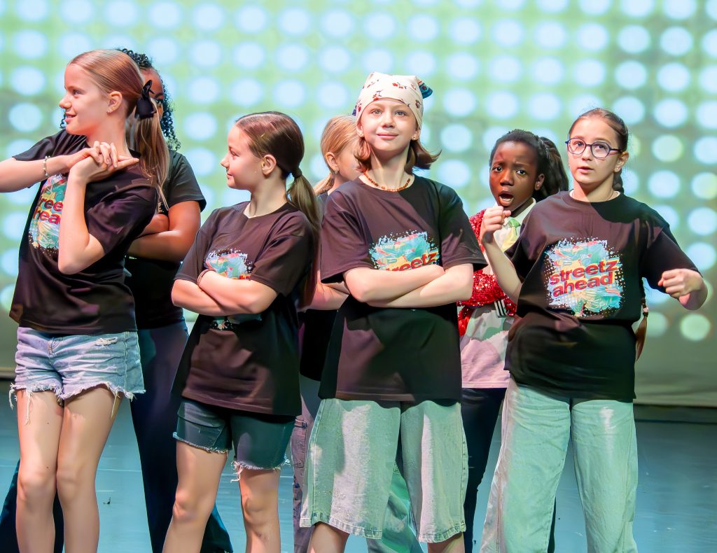 Dance Giants Show
